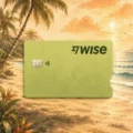 Carte Wise avec en fond une plage qui représente des vacances à l'étranger